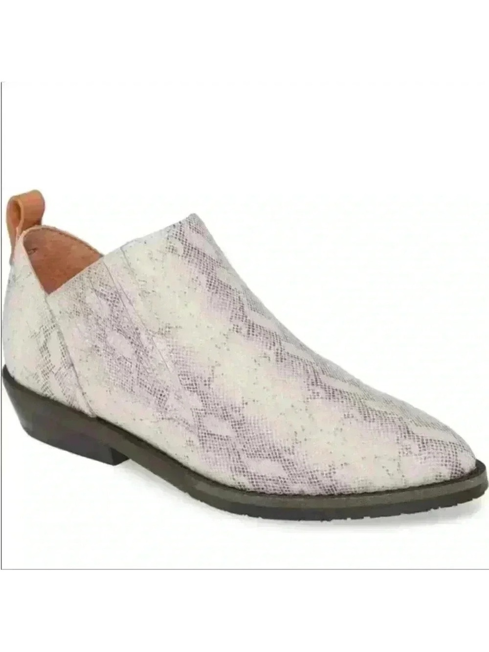 Gentle Souls by Kenneth Cole Neptune Bootie Size 6.5M NIB